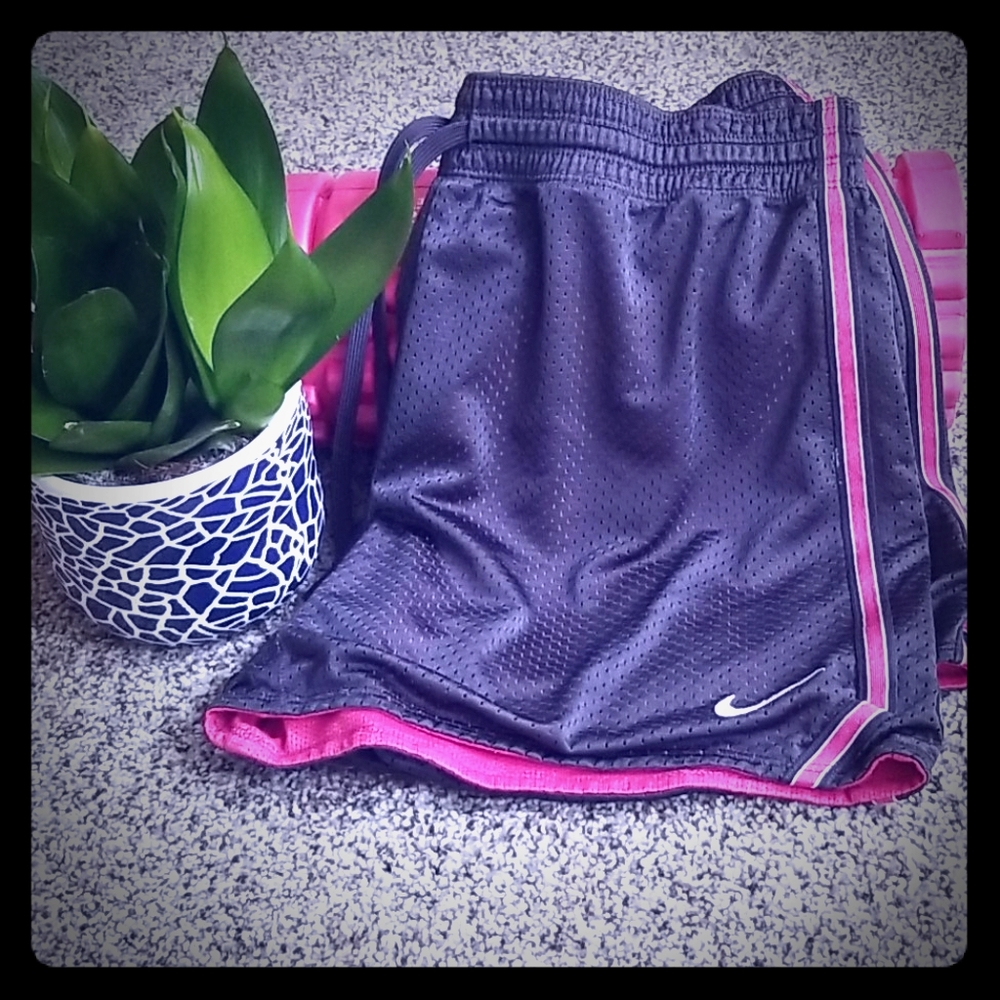 Women's basketball shorts